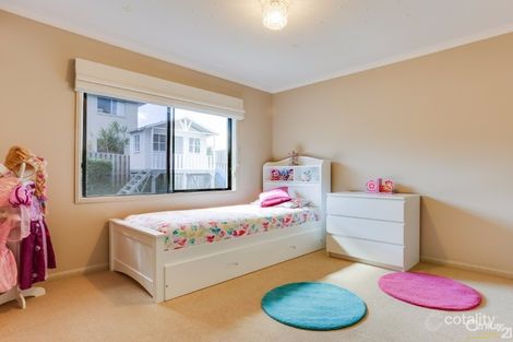 Property photo of 28 Zingelmann Place Kuraby QLD 4112