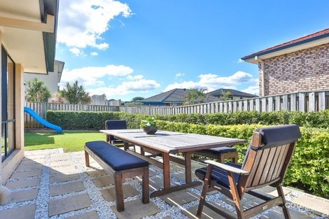 Property photo of 28 Zingelmann Place Kuraby QLD 4112