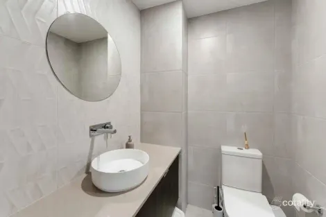 Property photo of 32/30 Careel Close Helensvale QLD 4212