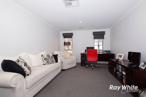 Property photo of 10 Weathertop Way Cranbourne East VIC 3977