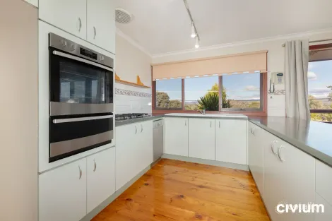 Property photo of 9 Lawrence Crescent Kambah ACT 2902