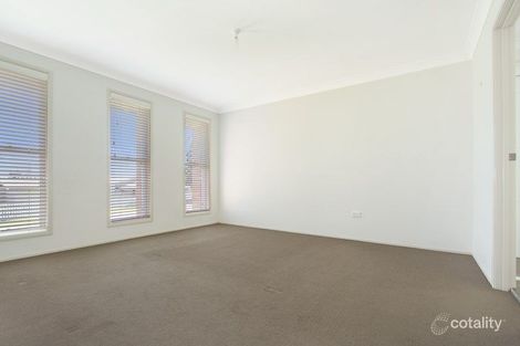 Property photo of 2 Norman Clark Crescent Horsley NSW 2530