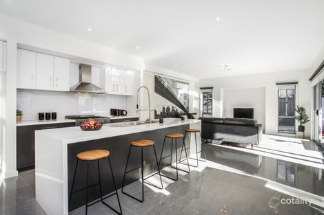 Property photo of 20 Bennets Lane Caroline Springs VIC 3023