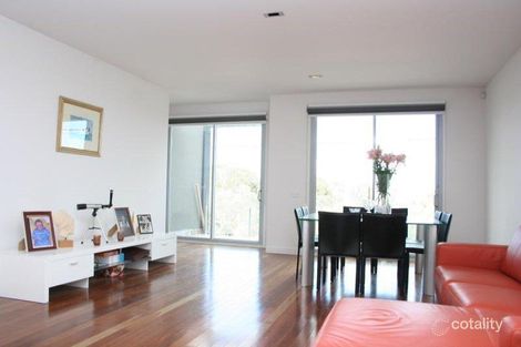 Property photo of 167 Beach Road Sandringham VIC 3191