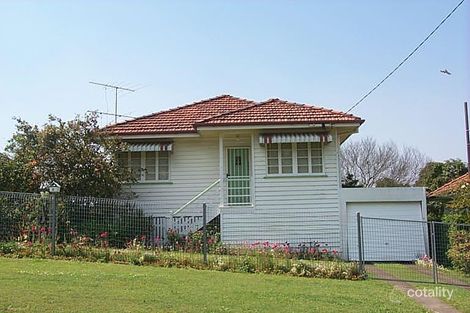 6 Iris St, Holland Park West, QLD 4121