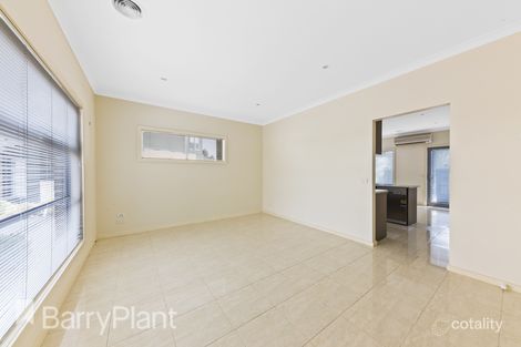 Property photo of 5/1 Dargi Green Caroline Springs VIC 3023