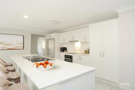 Property photo of 33 Ascot Crescent Kallangur QLD 4503