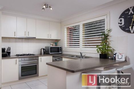 Property photo of 41 Tomasetti Crescent Narre Warren VIC 3805