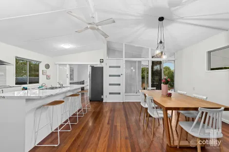 Property photo of 32 Hector Road Holland Park QLD 4121