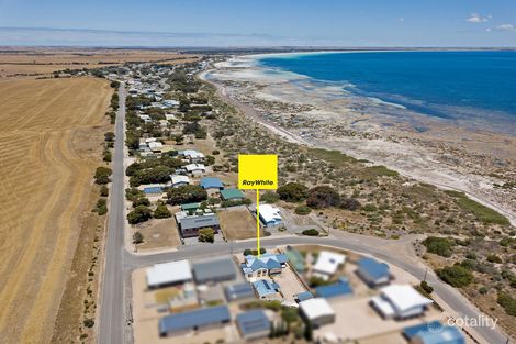 Property photo of 6 Bayview Road Hardwicke Bay SA 5575
