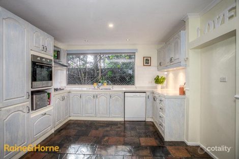 Property photo of 4 Cawl Court Sunbury VIC 3429