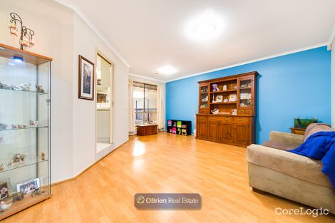 Property photo of 6 Oates Court Cranbourne North VIC 3977