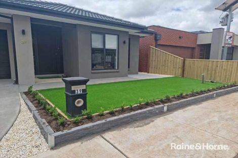 Property photo of 39 Ionica Loop Truganina VIC 3029