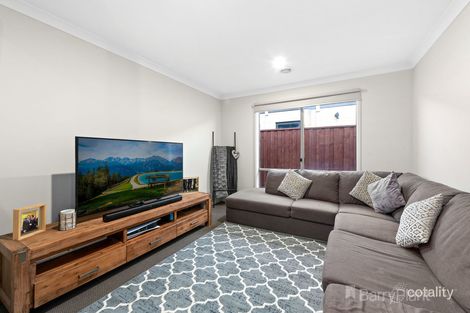 Property photo of 7 Firewheel Road Officer VIC 3809