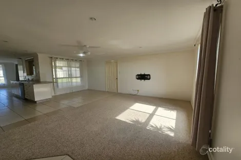 Property photo of 18 Albatross Way Old Bar NSW 2430