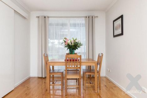 Property photo of 21 Shiraz Crescent Narre Warren VIC 3805
