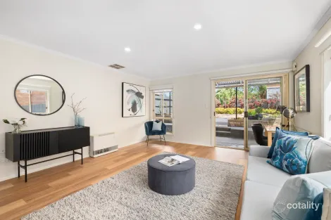 Property photo of 2/9 Dunlop Crescent Mill Park VIC 3082