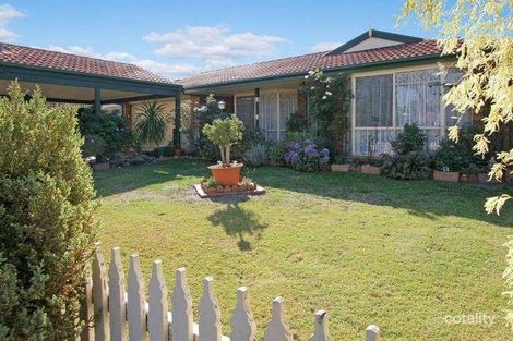 17 Dunn Cres, Langwarrin, VIC 3910