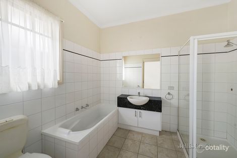 Property photo of 3/3 Bowen Road Doncaster East VIC 3109