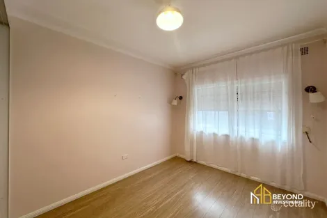 Property photo of 27 Peter Crescent Greenacre NSW 2190