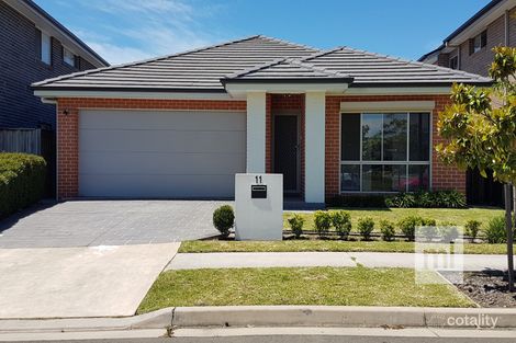 11 Escura Cres, Moorebank, NSW 2170