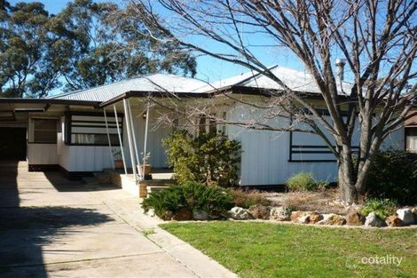 27 Hewitt St, Warracknabeal, VIC 3393