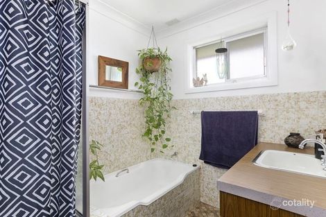 17 Devon Rd, Dapto, NSW 2530