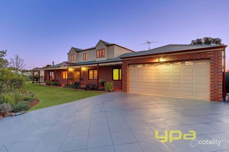 Property photo of 8 Voltaire Court Hoppers Crossing VIC 3029