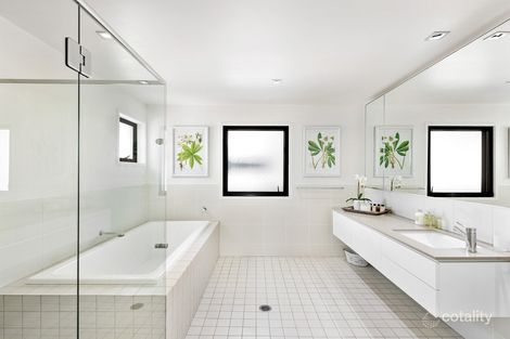 Property photo of 12 Shore Crescent Bulimba QLD 4171