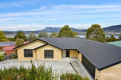 Property photo of 16 Grevillea Avenue Old Beach TAS 7017