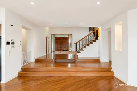 Property photo of 67 Sir Bruce Small Boulevard Benowa QLD 4217