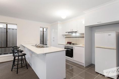 Property photo of 41 Renlik Circuit Cranbourne North VIC 3977