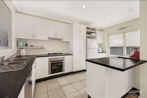 Property photo of 1/2 Rowan Court Mount Waverley VIC 3149