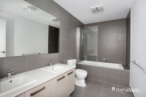 Property photo of 15 Stonewood Circuit Hadfield VIC 3046