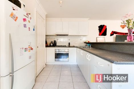 Property photo of 8 Isaac Court Cranbourne West VIC 3977