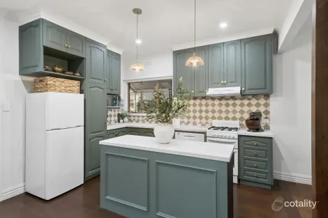 Property photo of 21 Townsend Street Kennington VIC 3550