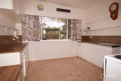 Property photo of 8 Edgar Road San Remo VIC 3925