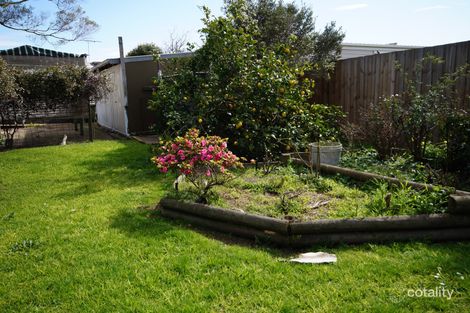 Property photo of 8 Edgar Road San Remo VIC 3925