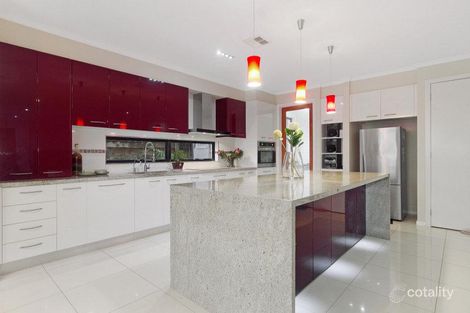 Property photo of 19 Sunview Place Berwick VIC 3806