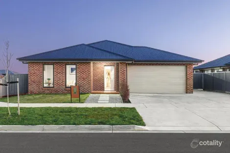 70 Wexford St, Alfredton, VIC 3350