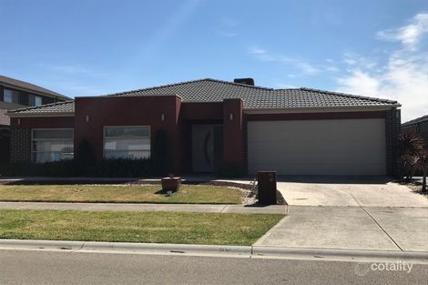 Property photo of 10 Beechtree Way Cranbourne North VIC 3977