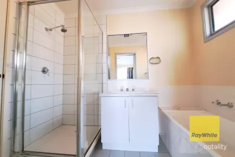 Property photo of 12 Fulham Close Hampton Park VIC 3976