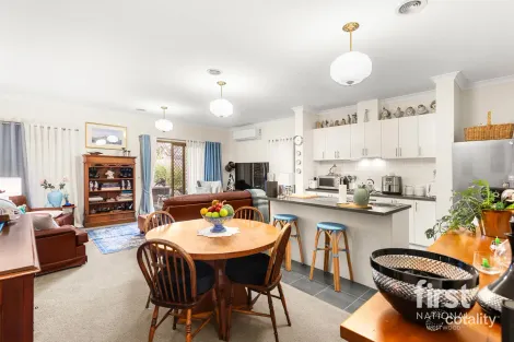 Property photo of 2/34 Tarneit Road Werribee VIC 3030