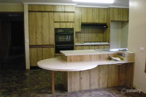 Property photo of 2 Violen Street Bayswater VIC 3153