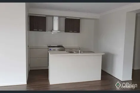 8 Slate Way, Cobblebank, VIC 3338