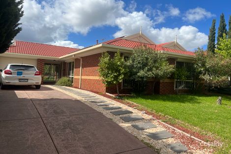 Property photo of 8 Stoneman Turn Caroline Springs VIC 3023