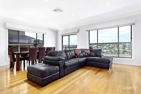 Property photo of 2 Lupin Court Gowanbrae VIC 3043