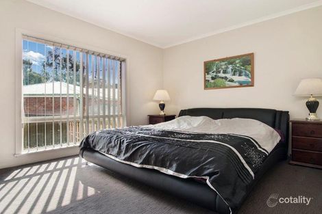 Property photo of 16 Yarunga Drive Kangaroo Flat VIC 3555
