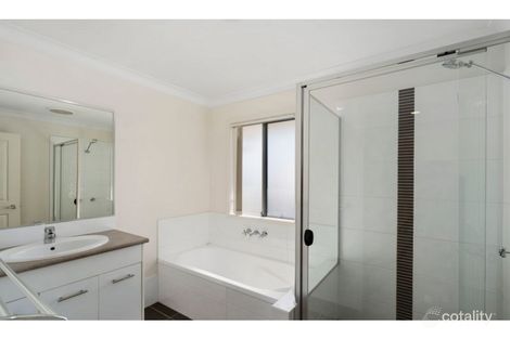 Property photo of 18 Murray Circuit Upper Coomera QLD 4209