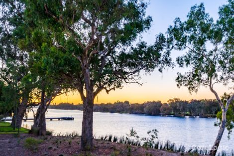 Property photo of 17 The Esplanade Ascot WA 6104